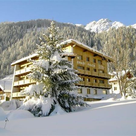Hotel Garni Ernst Falch Sankt Anton am Arlberg Esterno foto
